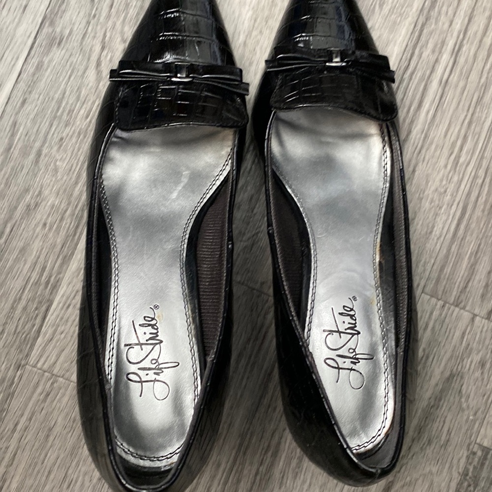 Life Stride Black faux croc heels, size 8